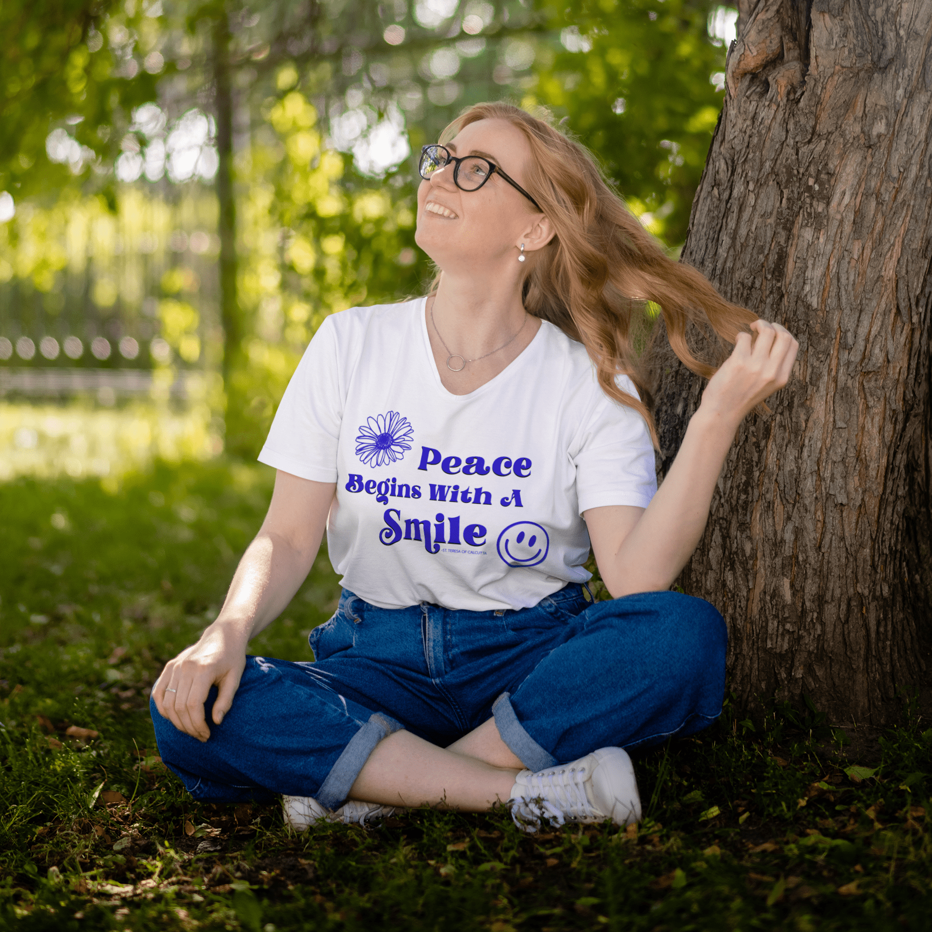 Apliiq tshirts Peace Begins With a Smile - Mother Teresa Organic Cotton Tee